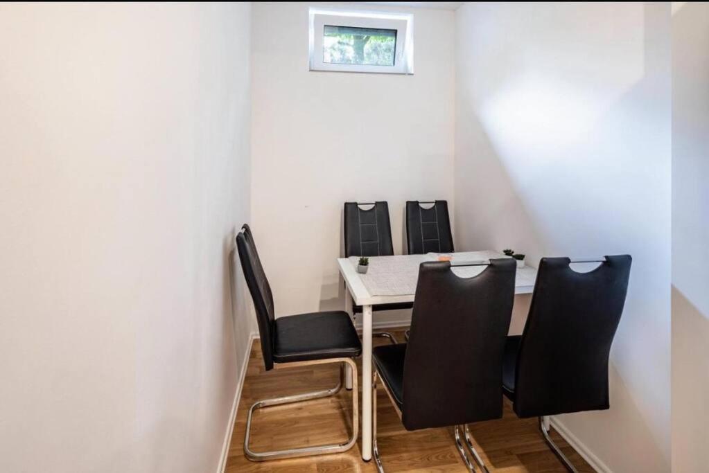 Cityloft Kassel 1 - Zentrale Unterkunft Fuer Gruppen Bis 7 Personen - Parkplatz - Netflix 외부 사진