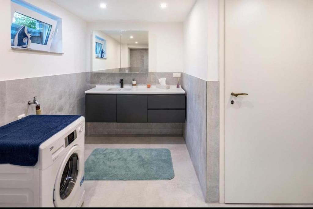 Cityloft Kassel 1 - Zentrale Unterkunft Fuer Gruppen Bis 7 Personen - Parkplatz - Netflix 외부 사진